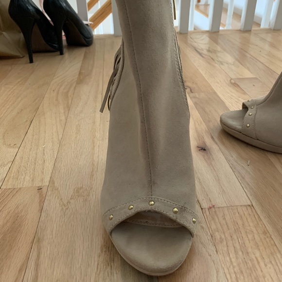 Colin Stuart Sz 10 fringe booties - Picture 3 of 6